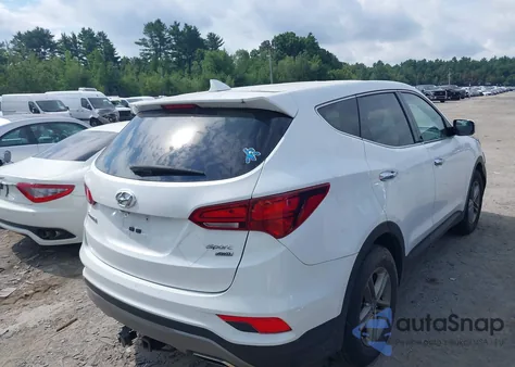 2017 Hyundai Santa Fe Sport 2.4L z USA, uszkodzony, nr VIN 5XYZTDLB8HG443490